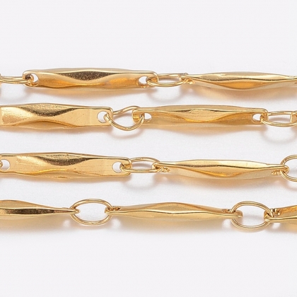 Twisted Bar Chain – Sleek & Modern Design