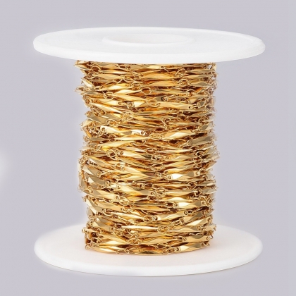 Twisted Bar Chain – Sleek & Modern Design