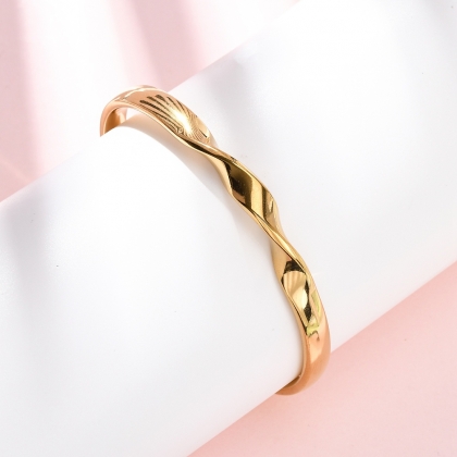 Sculpted Everyday Cuff Bangle
