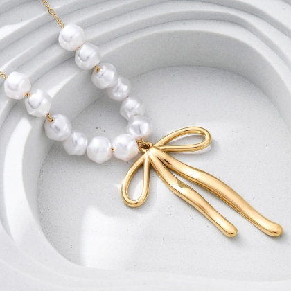Bowknot Pendant Pearl Necklace